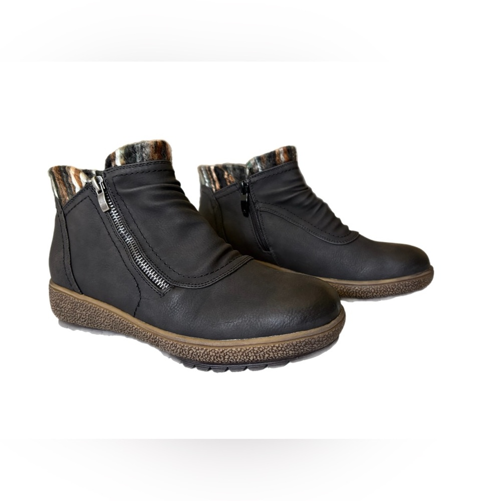 Stylish Black Ankle Boots with Zipper